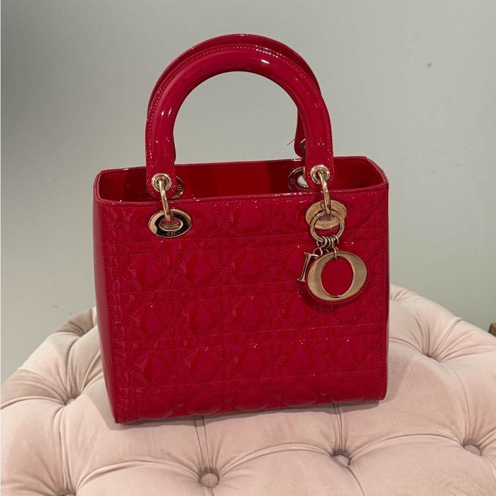 Lady Dior Medium 2018. Excellent. Comes with long strap and auth cert.